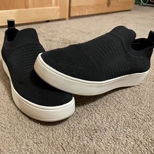 Steve Madden Beale Black Slip-On Sneakers